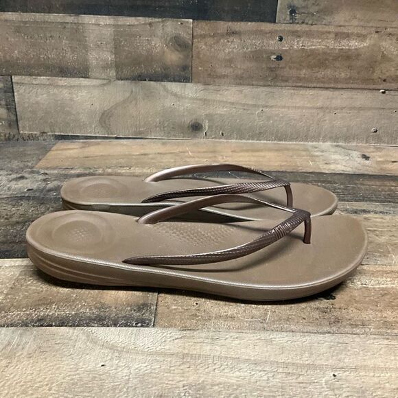 FitFlop Womens Size 11 Flip Flops Metallic Brown IQushion Ergonomic Arch Support - Picture 1 of 6